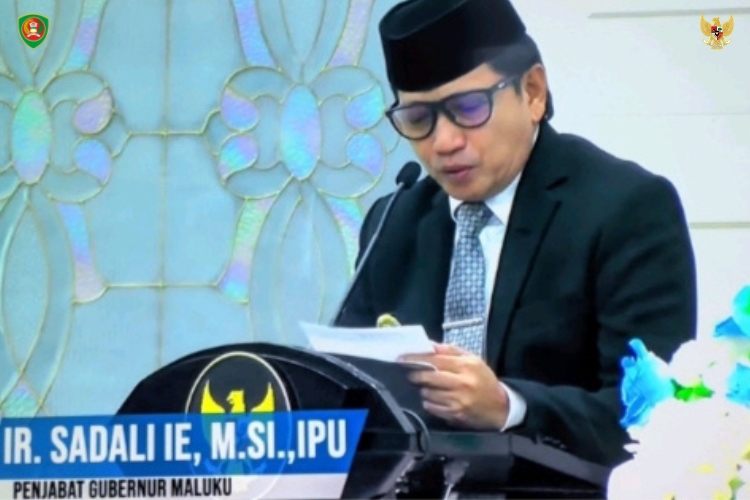 Pj Gubernur Maluku Menetapkan UMP Maluku 2025