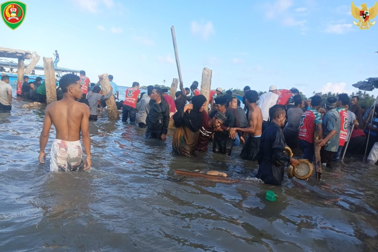 Perbaikan Dan Evaluasi Dermaga Pulau Hatta Yang Ambruk