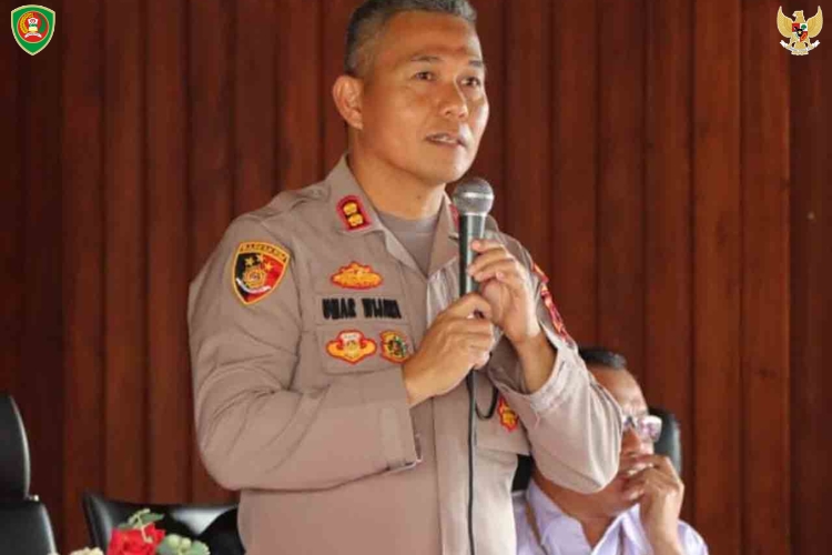 "Jumat Curhat" Tampung Aspirasi Warga Kampung Waturu