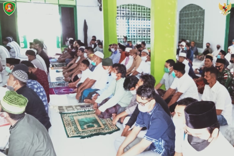 Kampung Piru Maluku Bersatu dalam Kebersamaan Ramadan