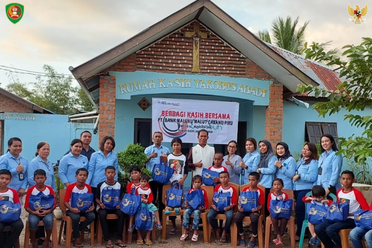 Kampung Piru: Bantuan Sembako untuk Lansia