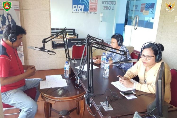 Meningkatkan Kesadaran Pendidikan di Kampung Latuhalat